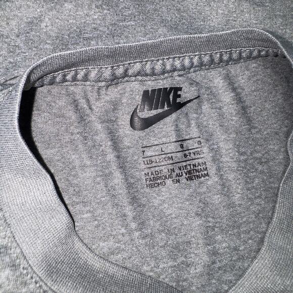 Nike Gray with black Logo shirt kids Size 7 - Picture 5 of 5